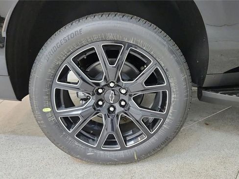 Used 2025 Chevrolet Suburban RST w/ Comfort Package AWD/4WD image 25