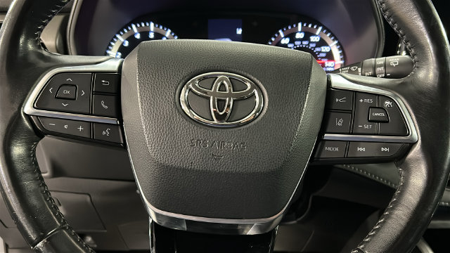 Used 2020 Toyota Highlander LE AWD/4WD image 12