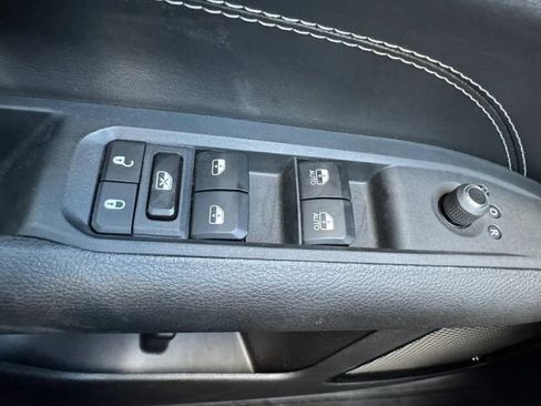 Used 2024 Jeep Compass Latitude w/ Convenience Group AWD/4WD image 13