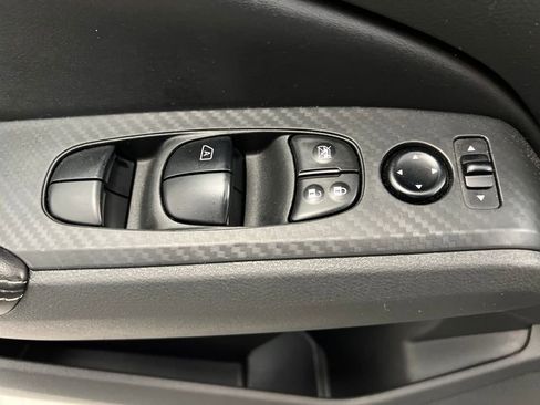 Used 2024 Nissan Altima 2.5 SV AWD/4WD image 12