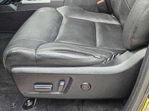 Used 2019 Toyota Tundra SR5 w/ SR5 Upgrade Package RWD image 21