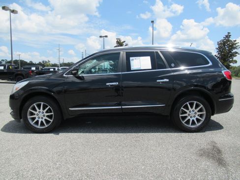 Used 2016 Buick Enclave Convenience FWD image 4