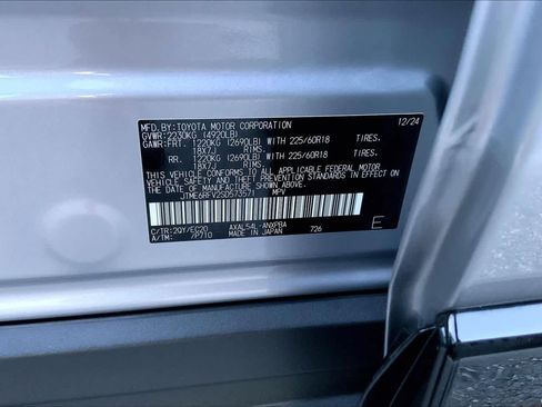 Used 2025 Toyota RAV4 XSE AWD/4WD image 32