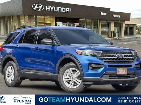 Used 2023 Ford Explorer XLT AWD/4WD image 1