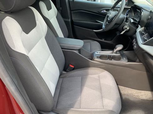 Certified 2024 Chevrolet Trax LS w/ LS Convenience Package FWD image 20