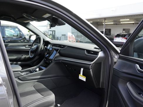 New 2026 Jeep Grand Cherokee Laredo RWD image 23