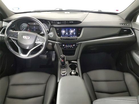 Used 2022 Cadillac XT6 Luxury image 16