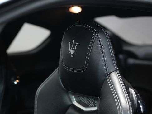 Used 2015 Maserati GranTurismo Sport image 29
