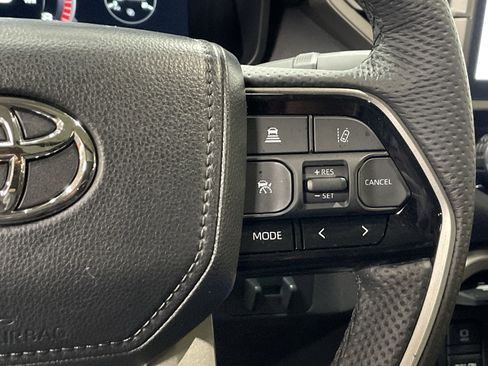 Used 2024 Toyota Tundra Limited AWD/4WD image 20