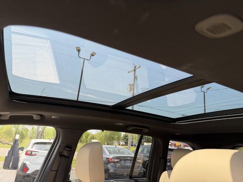 Used 2022 Jeep Grand Cherokee Limited 4xe w/ Luxury Tech Group II AWD/4WD image 18
