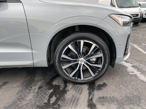 Used 2025 Volvo XC60 B5 Plus image 7