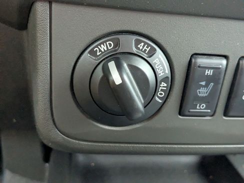 Used 2019 Nissan Frontier PRO-4X image 28