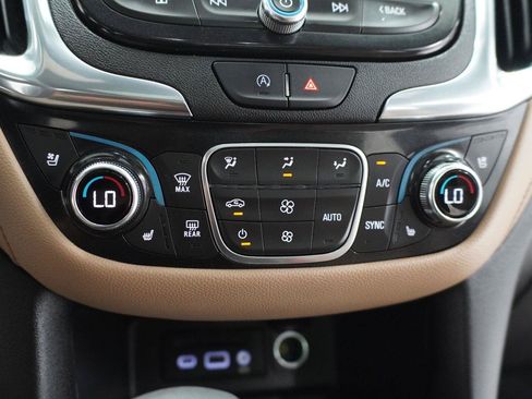 Used 2024 Chevrolet Equinox Premier FWD image 16