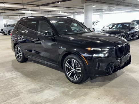 Used 2024 BMW X7 xDrive40i w/ M Sport Package image 2