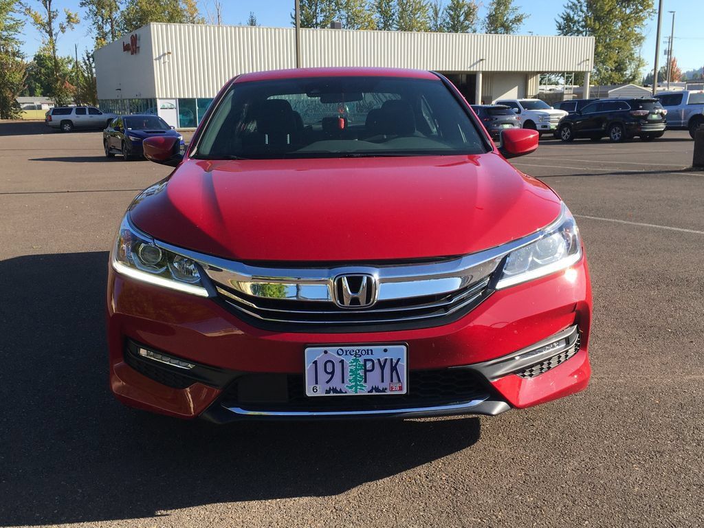 Used 2017 Honda Accord Sport image 9