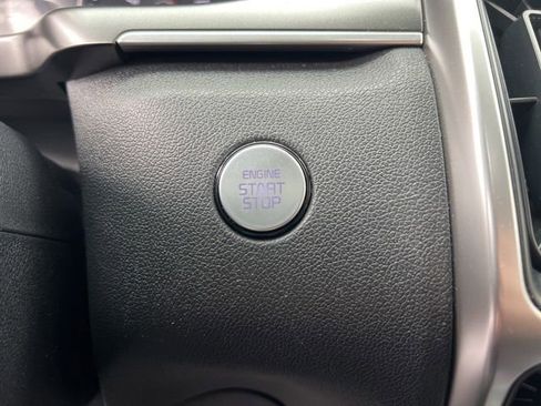 Used 2021 Kia Sorento S w/ Panoramic Sunroof Package image 18