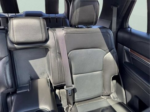 Used 2018 Ford Explorer Limited FWD image 18