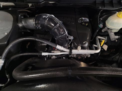 Used 2018 RAM 1500 Laramie Longhorn image 30