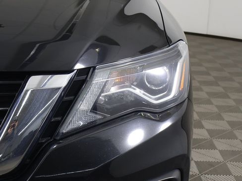 Used 2019 Nissan Pathfinder SV image 13