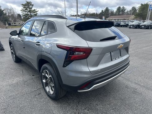 New 2026 Chevrolet Trax LT w/ Driver Confidence Package FWD image 4
