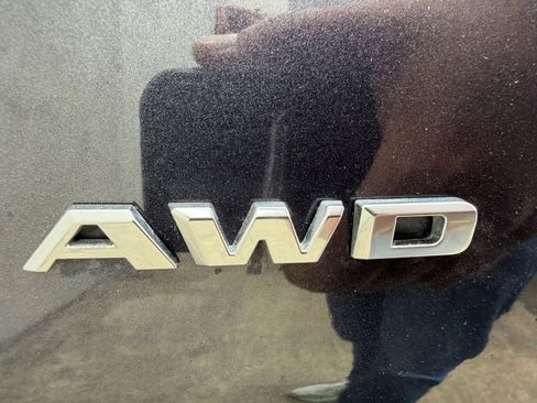 Used 2023 Cadillac XT4 Premium Luxury image 8