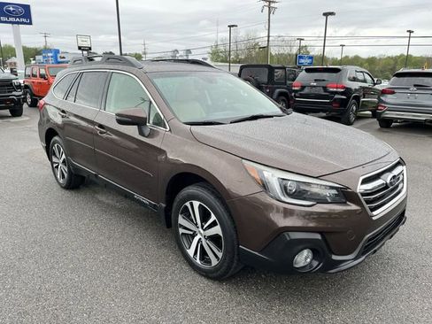 Used 2019 Subaru Outback 2.5i Limited w/ Popular Package #2 AWD/4WD image 11