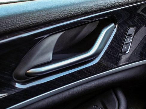 Used 2024 Jeep Grand Cherokee Trailhawk image 9