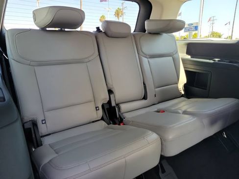 Used 2025 Ford Expedition Active AWD/4WD image 21