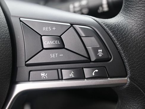 Used 2024 Nissan Sentra SV FWD image 17