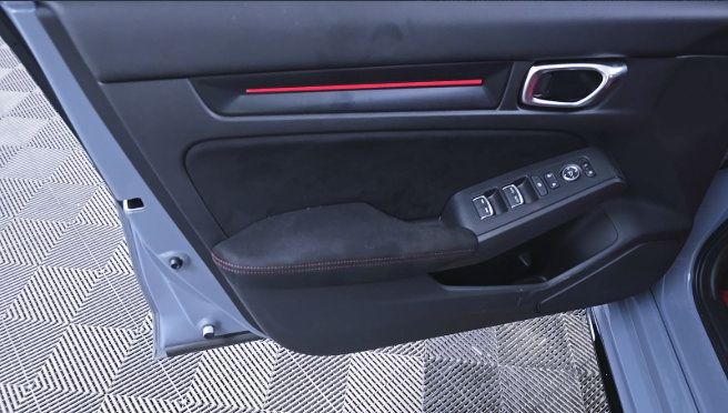 Used 2025 Honda Civic Type R image 4