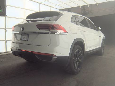 Used 2022 Volkswagen Atlas Cross Sport SE image 4