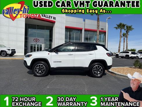 Used 2025 Jeep Compass Trailhawk w/ Trailer Tow Group image 1