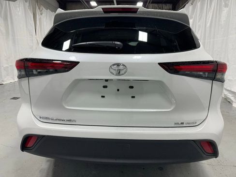 Used 2025 Toyota Highlander XLE image 6