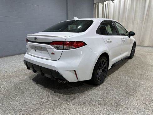 Certified 2023 Toyota Corolla SE w/ SE Premium Package image 3