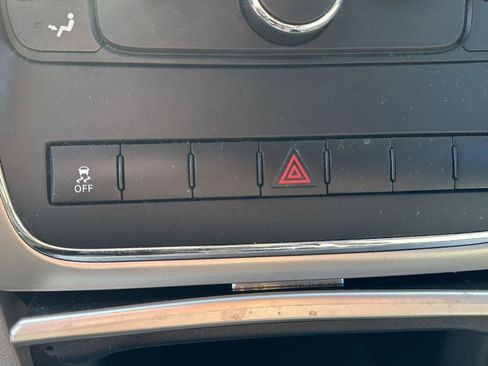 Used 2012 Jeep Grand Cherokee Laredo image 15