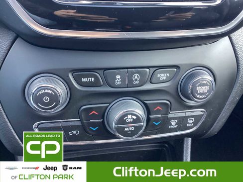 Certified 2021 Jeep Cherokee Limited w/ Elite Package image 18
