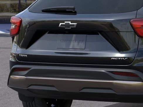 New 2026 Chevrolet Trax ACTIV w/ Sunroof Package FWD image 14