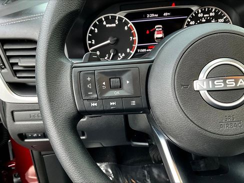 Used 2024 Nissan Rogue S image 12