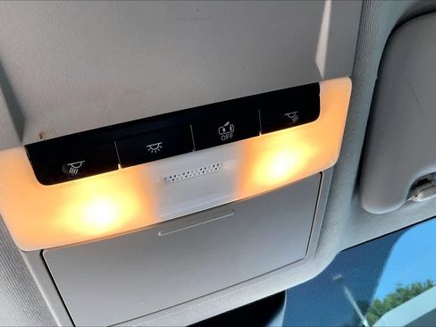 Used 2022 Nissan Sentra SV FWD image 32