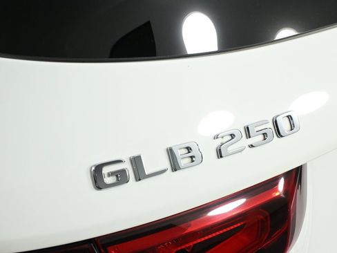 Used 2022 Mercedes-Benz GLB 250 image 25