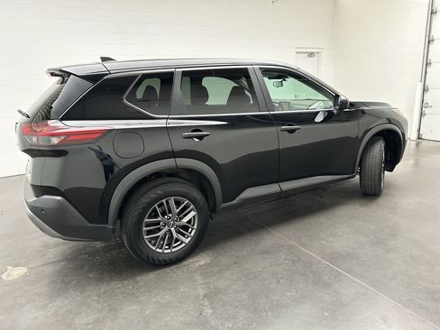 Used 2023 Nissan Rogue S AWD/4WD image 8