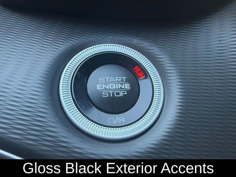 New 2025 Jeep Grand Cherokee Altitude image 16