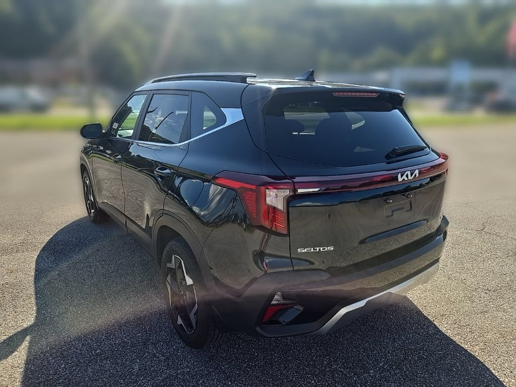 Used 2025 Kia Seltos EX w/ EX Sunroof Package FWD image 11