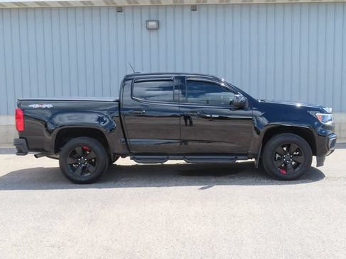 Used 2021 Chevrolet Colorado LT w/ Redline Special Edition AWD/4WD image 3