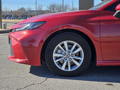 Used 2025 Toyota Camry LE image 6