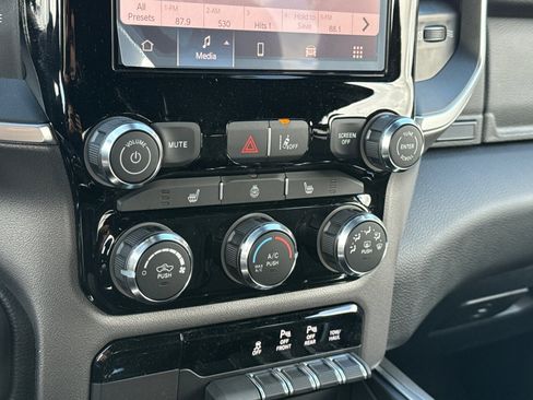New 2026 RAM 1500 4x4 Crew Cab image 18