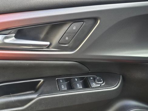 Used 2025 Chevrolet Equinox EV RS image 27