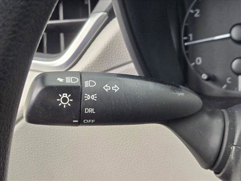 Used 2024 Toyota Corolla Cross L image 15