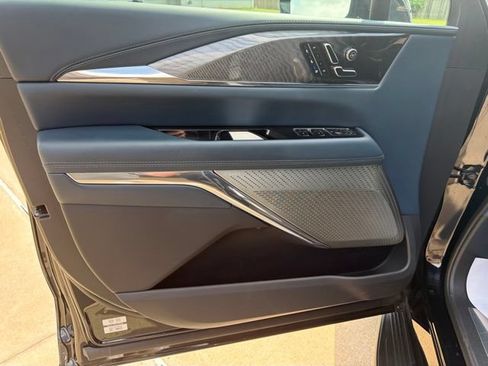 Certified 2025 Cadillac Escalade IQ Luxury 2 w/ LPO, Premium Carpet Package AWD/4WD image 12