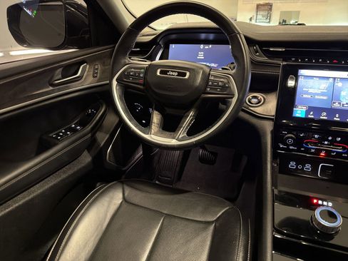 Used 2022 Jeep Grand Cherokee L Limited w/ Luxury Tech Group II RWD image 22